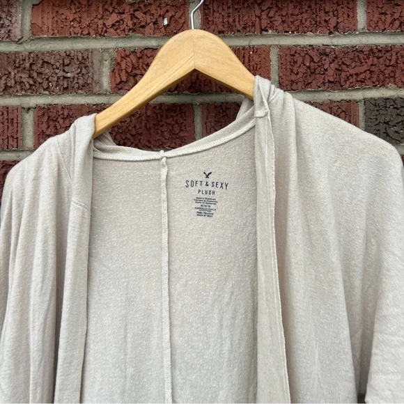 American Eagle Tan Plush Dolphin Hem Hooded Sweater Cardigan - Picture 2 of 2